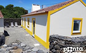 Recanto Das 5 By Pontanegraazores